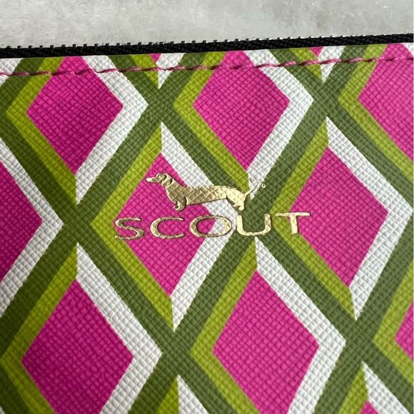 SCOUT Kate‎ Wristlet Purse Pink Multi Quilted Lined Zip Wallet - Picture 2 of 14